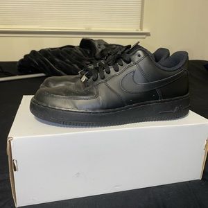 Black Air Force 1’s